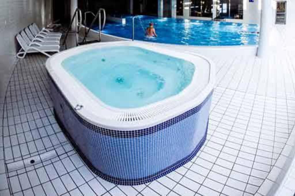 Premium Apartment For Old Town & Jewish Quarter - Balcony Plus Pool Onsite Krasków Εξωτερικό φωτογραφία